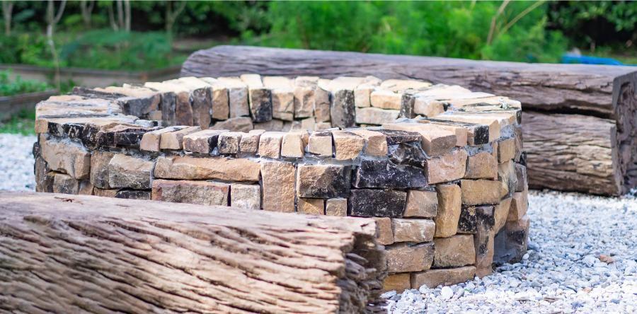 Zu sehen ist das Beitragsbild 2 für den Beitrag: Feuerstelle im Garten selber bauen